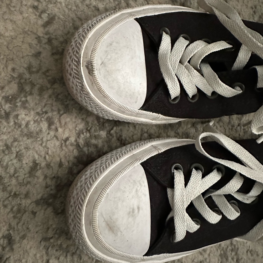 Converse - Picture 3 of 6